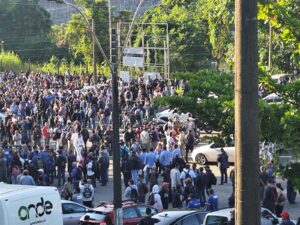 Imagens das primeiras horas da greve mostram que movimento teve forte adesão