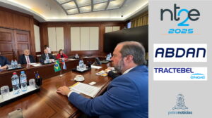 Alexandre Silveira durante reunião com a estatal Tenex, subsidiária da Rosatom